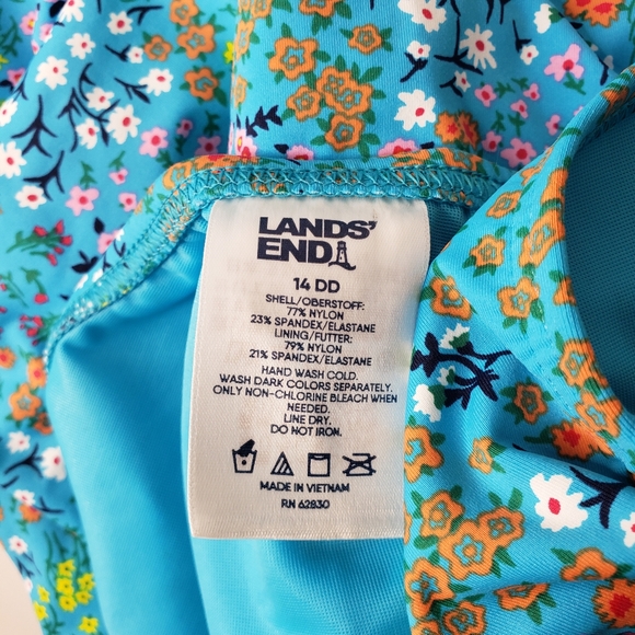 Land's End Ditsy Bright Floral Lycra Xtra Life Chlorine Resistant SPF 50 Tankini - Picture 8 of 11